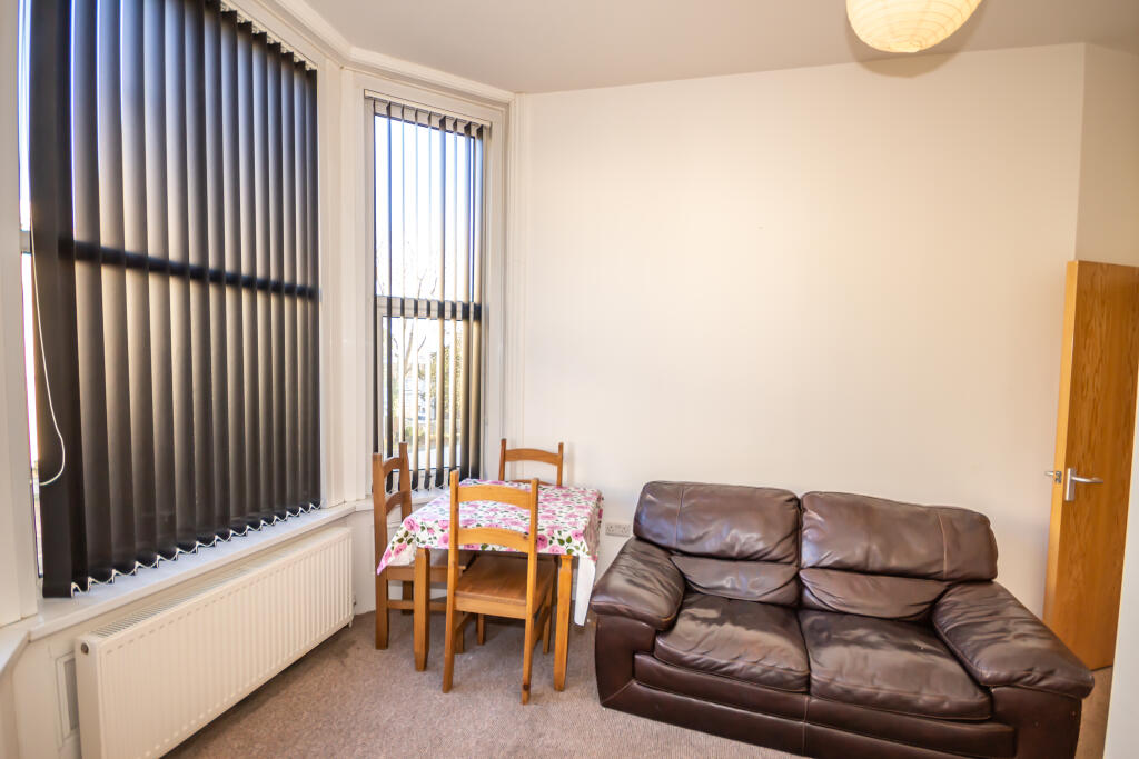 8 Whitefield Terrace, Flat 4 Image 3