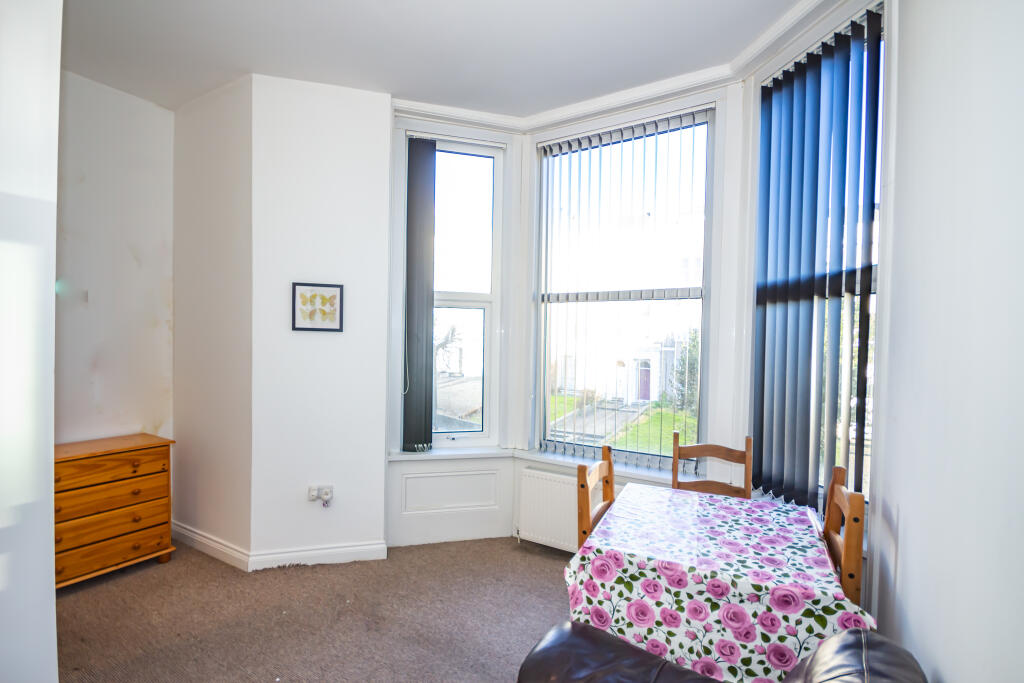 8 Whitefield Terrace, Flat 4, Plymouth, PL4 8NH Image 3