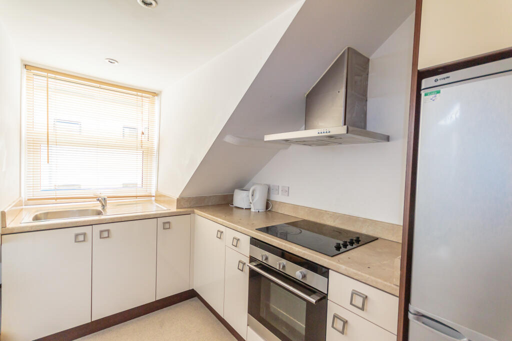 7 Napier Terrace, Flat 3, Plymouth, Devon, PL4 6ER Image 3