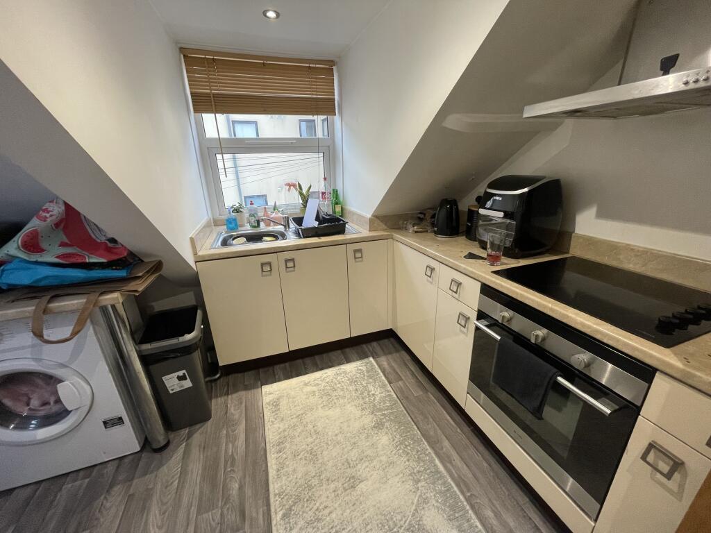 7 Napier Terrace, Flat 3, Plymouth, Devon, PL4 6ER Image 6