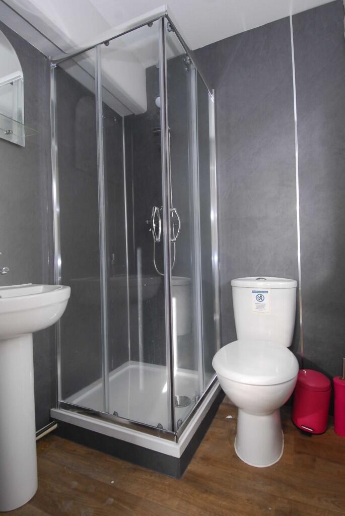 36 Houndiscombe Road, Flat 2 Image 3