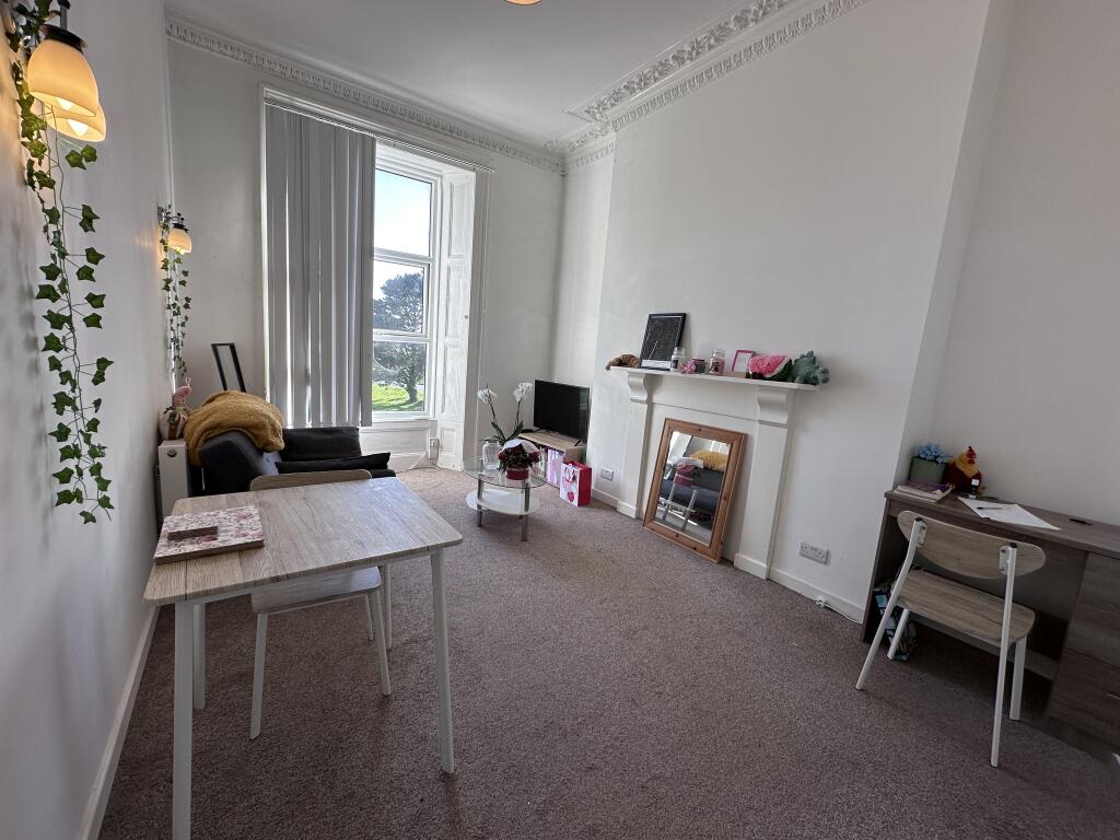 154 North Road East, F3 Image 2