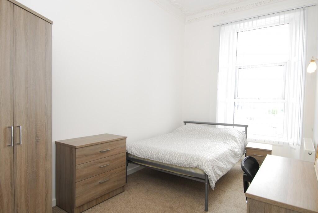 154 North Road East, F3 Image 3