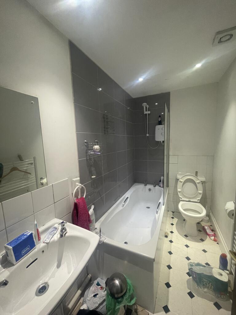 16 Napier Terrace, Basement Image 3