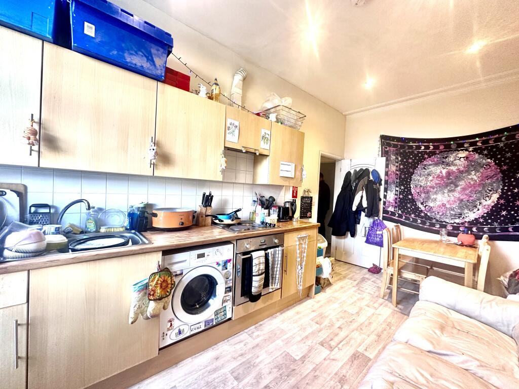 24 Woodland Terrace Flat 5 Image 2