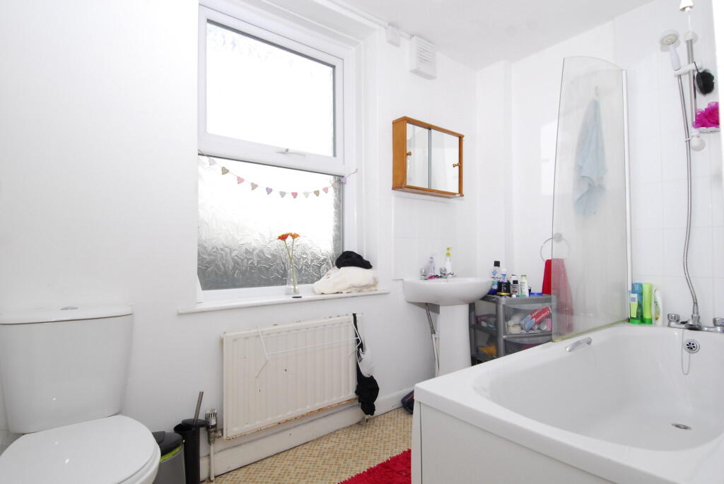 204 North Road West GFF Image 3