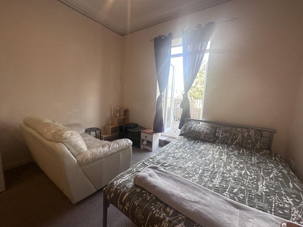 24 Woodland Terrace Flat 3, Plymouth, Devon, PL4 8NL Image 3