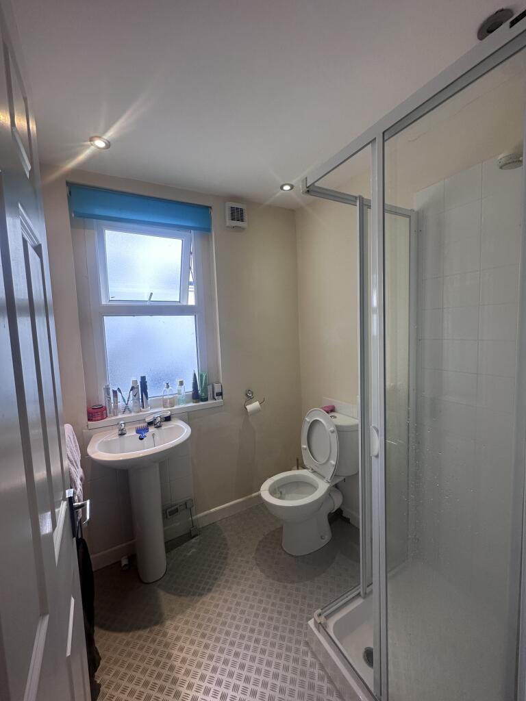 24 Woodland Terrace Flat 3, Plymouth, Devon, PL4 8NL Image 5