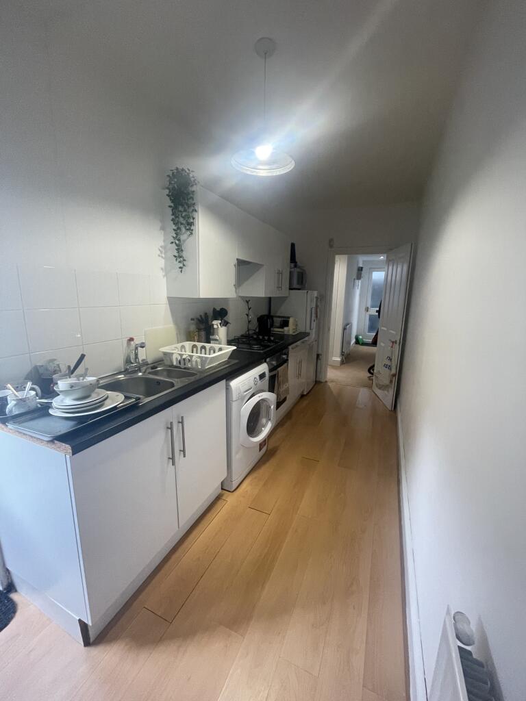 15 Napier Terrace - Basement, Plymouth, Devon, PL4 6ER Image 3