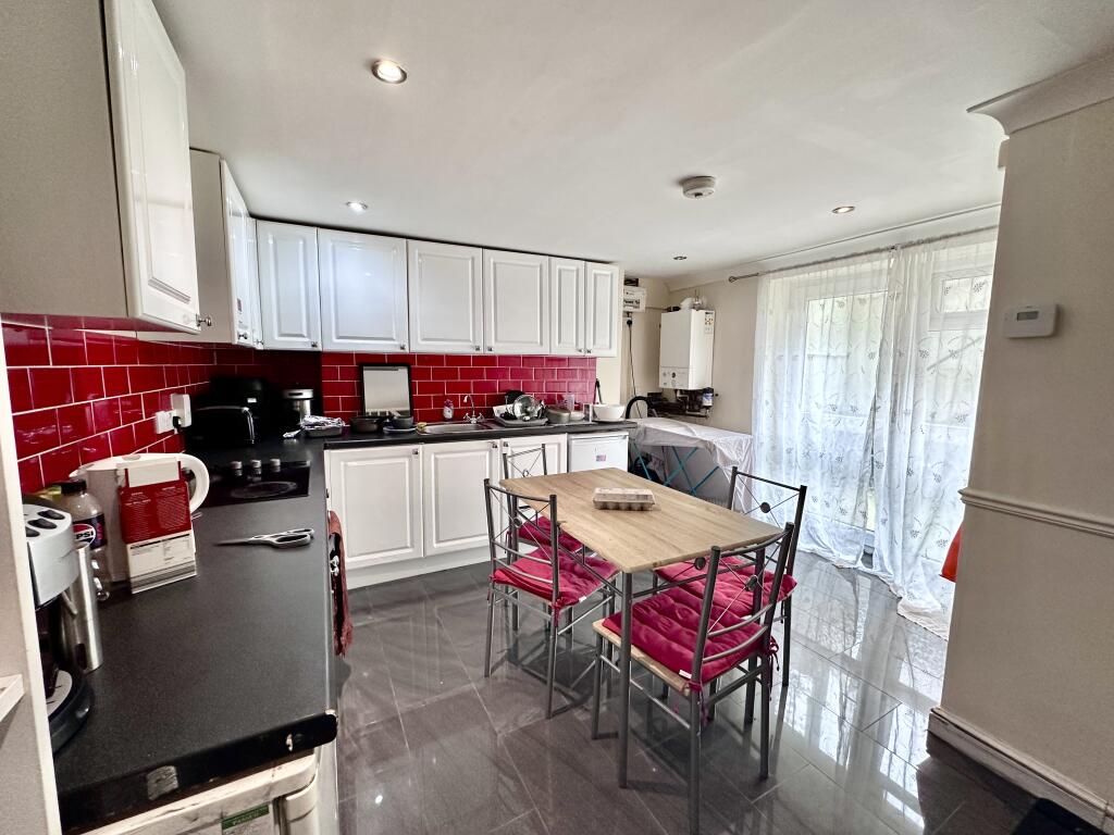 4 Radnor Street Image 2