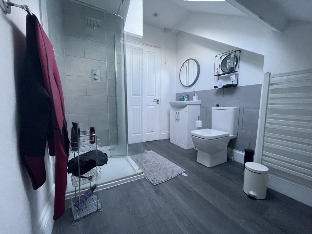 16 Napier Terrace, Maisonette Image 3