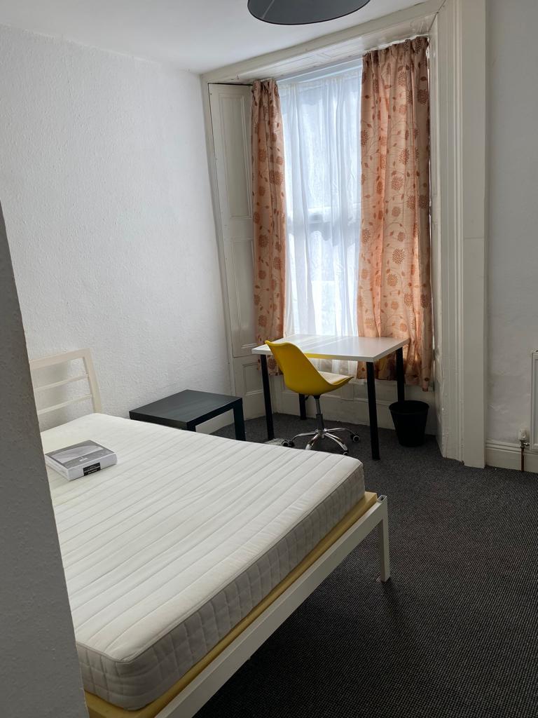 Flat 1 Radnor House, Plymouth, Devon, PL4 8NX Image 3