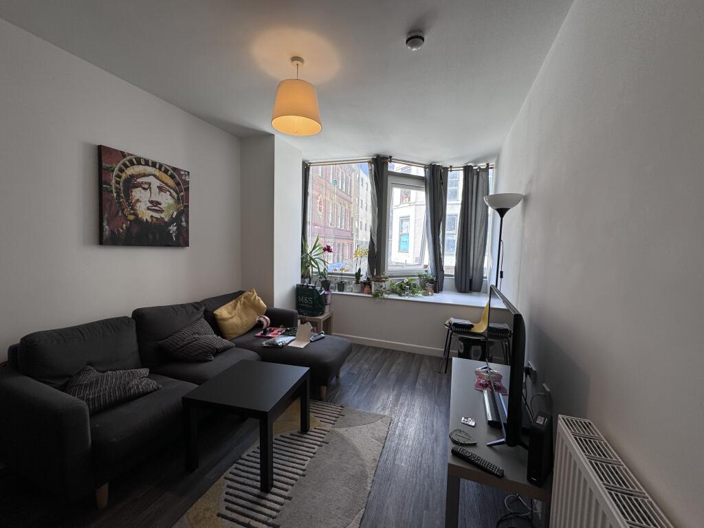 61A Ebrington Street Image 3