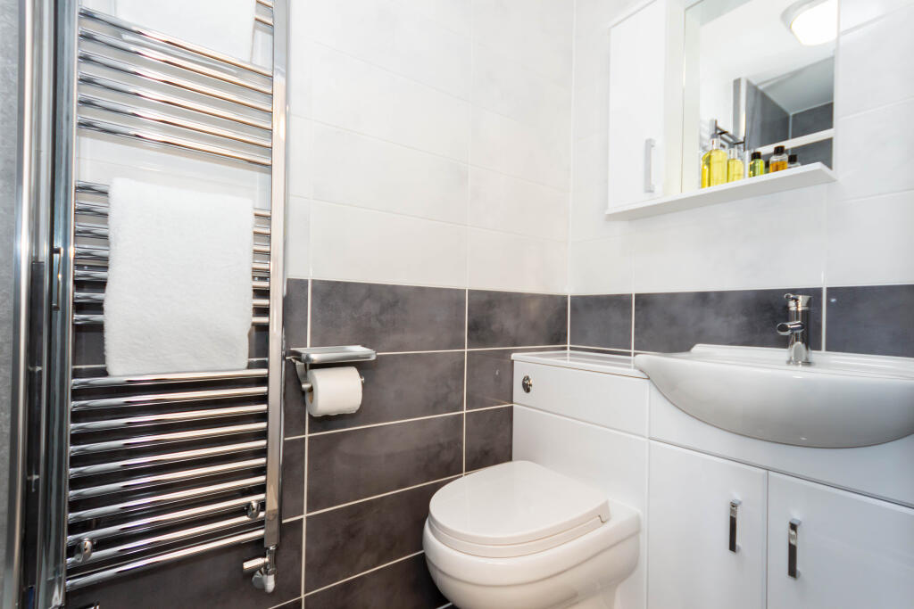 Derry Villas Premium Studios, Plymouth, Devon, PL4 6AN Image 3