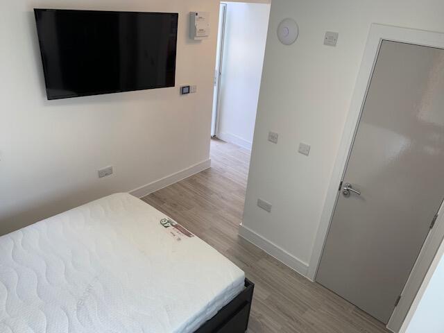 Derry Villas Classic Studio, Plymouth, Devon, PL4 6AN Image 8