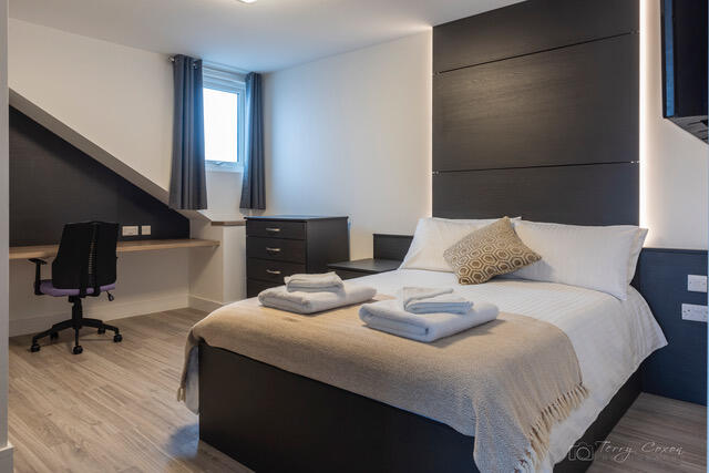 Derry Villas Deluxe Studio Image 2