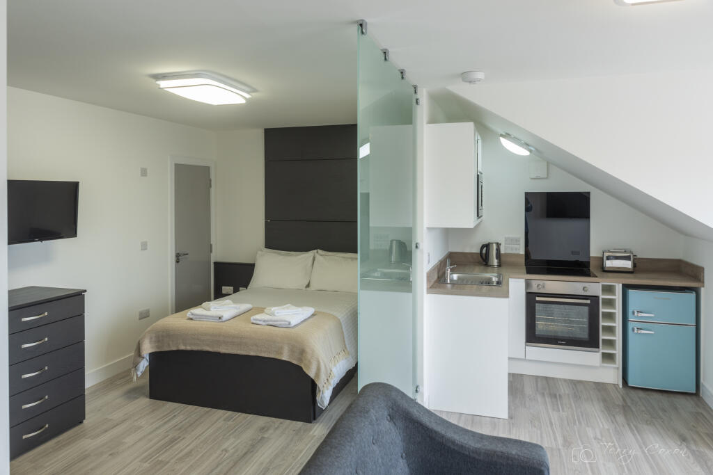 Derry Villas Deluxe Studio, Plymouth, Devon, PL4 6AN Image 4