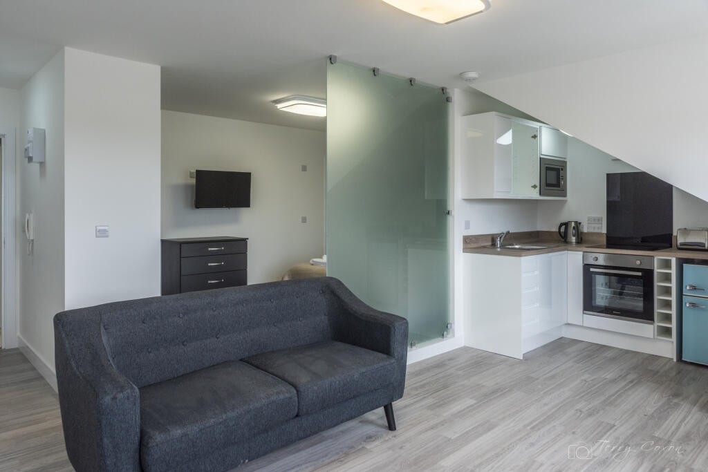 Derry Villas Deluxe Studio, Plymouth, Devon, PL4 6AN Image 9