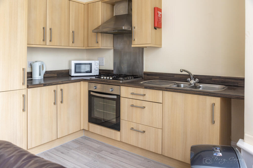 10 Lipson Road, Flat 1 Image 2