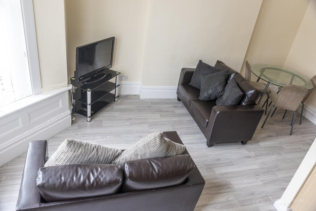 10 Lipson Road, Flat 1, Plymouth, PL4 8PN Image 6