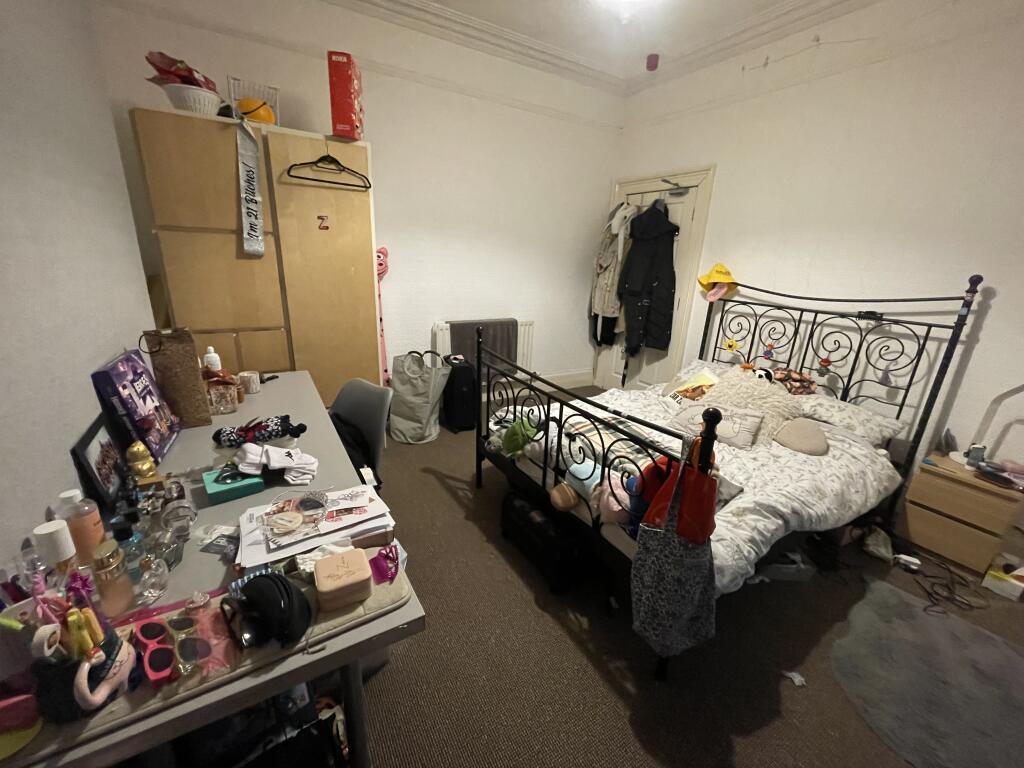 19 Cheltenham Place, Plymouth, Devon, PL4 7DZ Image 3