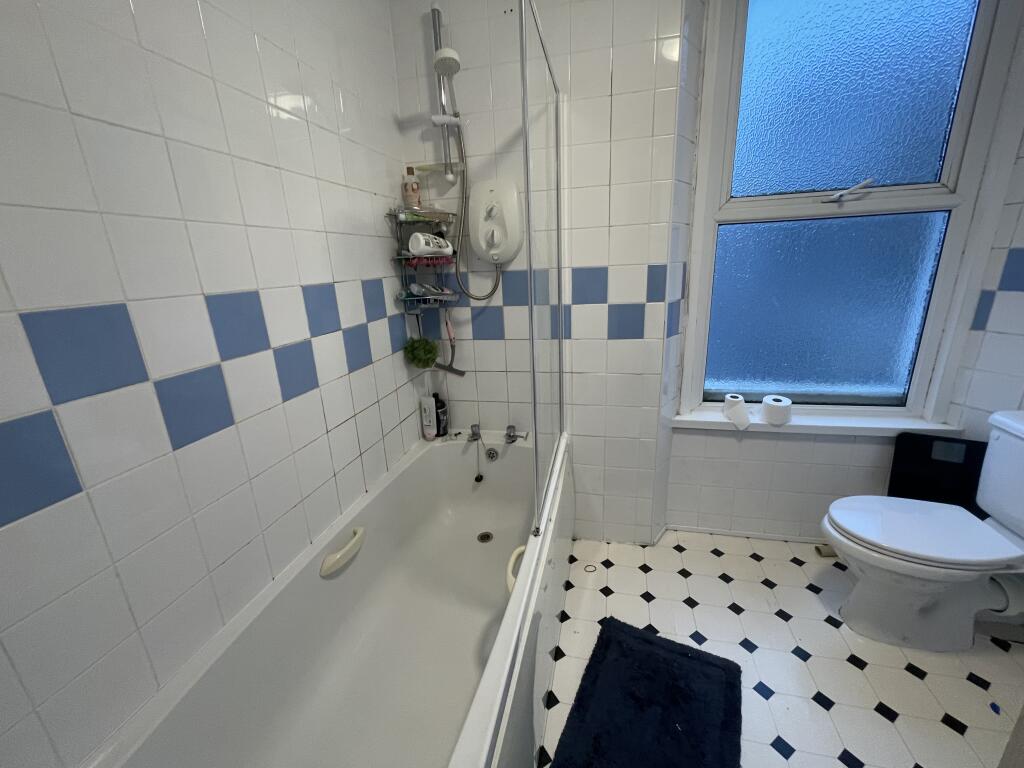 19 Cheltenham Place, Plymouth, Devon, PL4 7DZ Image 5