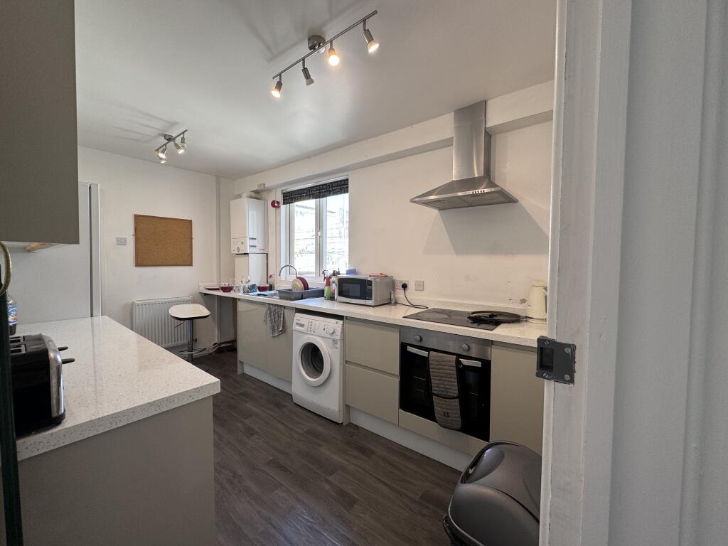 17 Headland Park Flat 2, Plymouth, Devon, PL4 8HS Image 3