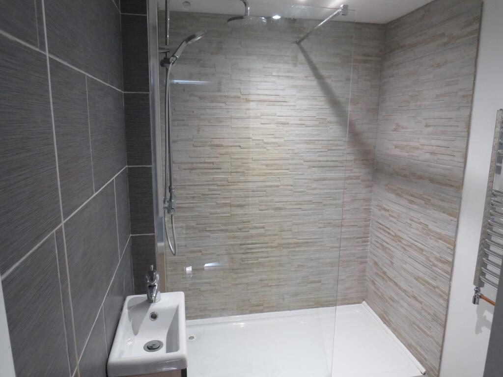 23 Furzehill Road Image 2