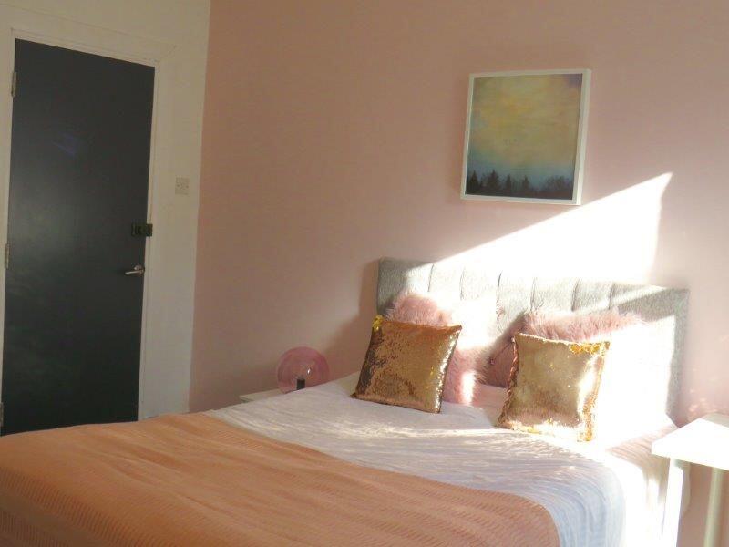 23 Furzehill Road Image 3