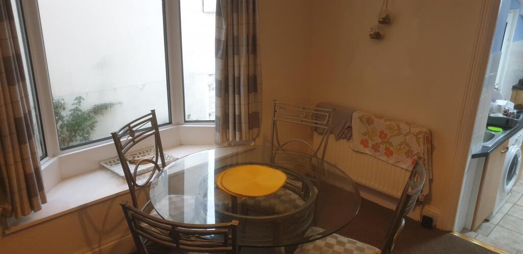 35 Seymour Avenue Image 2