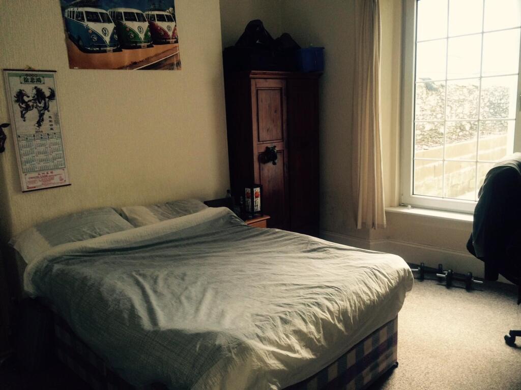 49 Hill Park Crescent Image 2