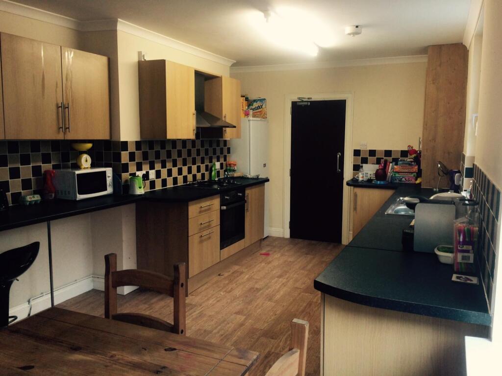 49 Hill Park Crescent, Plymouth, PL4 8JW Image 3