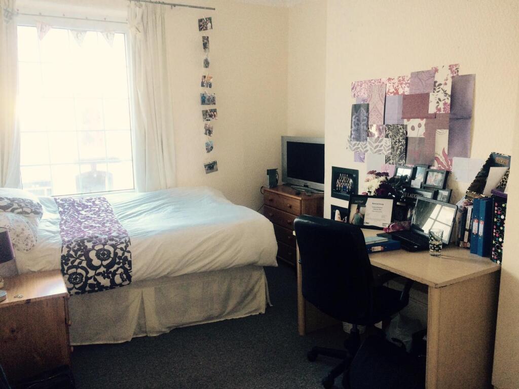 49 Hill Park Crescent, Plymouth, PL4 8JW Image 10