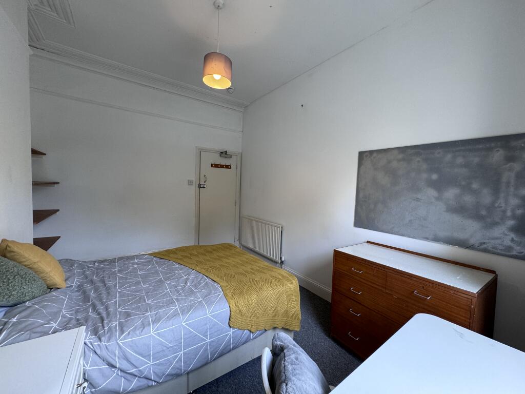 25 North Road East Image 3