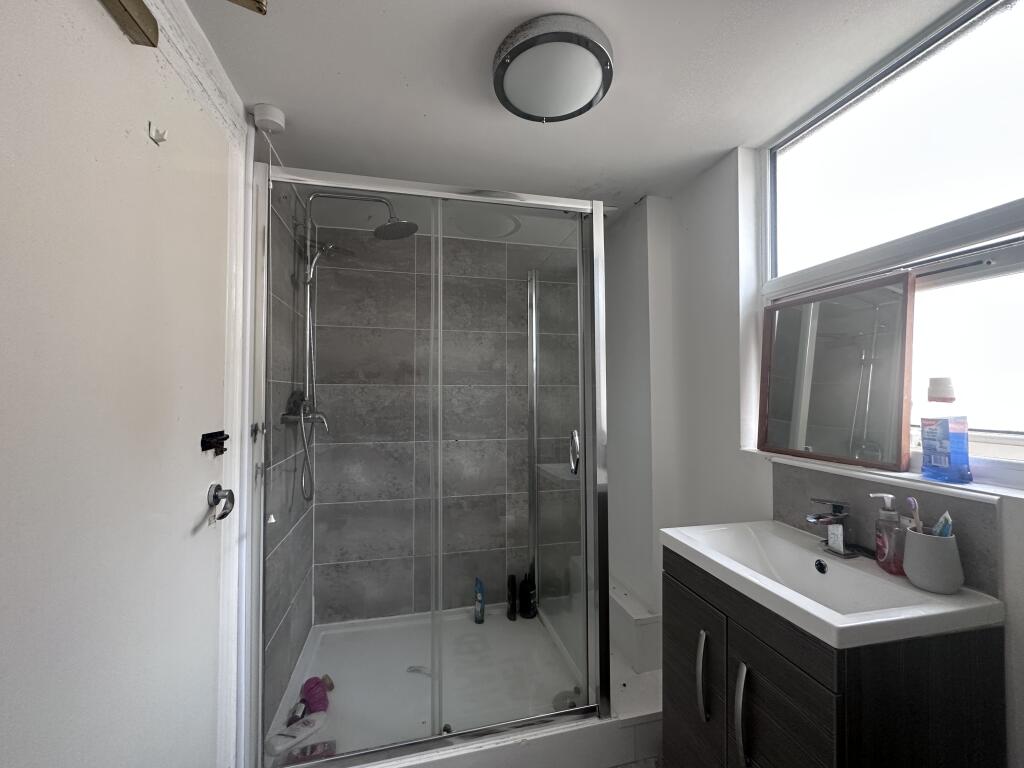 25 North Road East, Plymouth, Devon, PL4 6AS Image 4