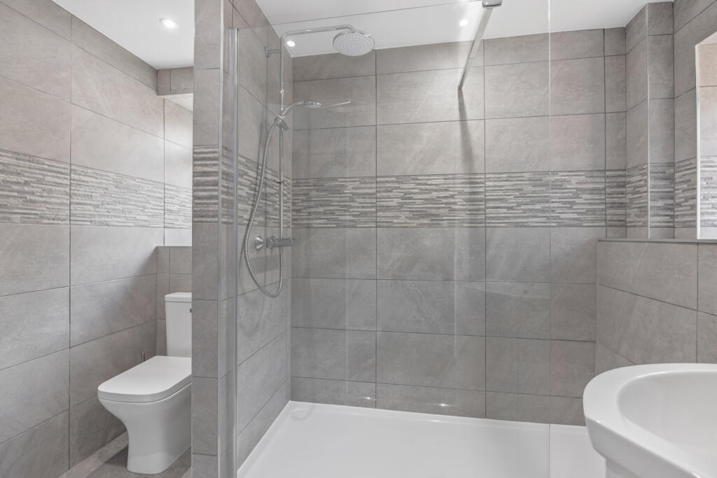 31 Connaught Avenue Image 2