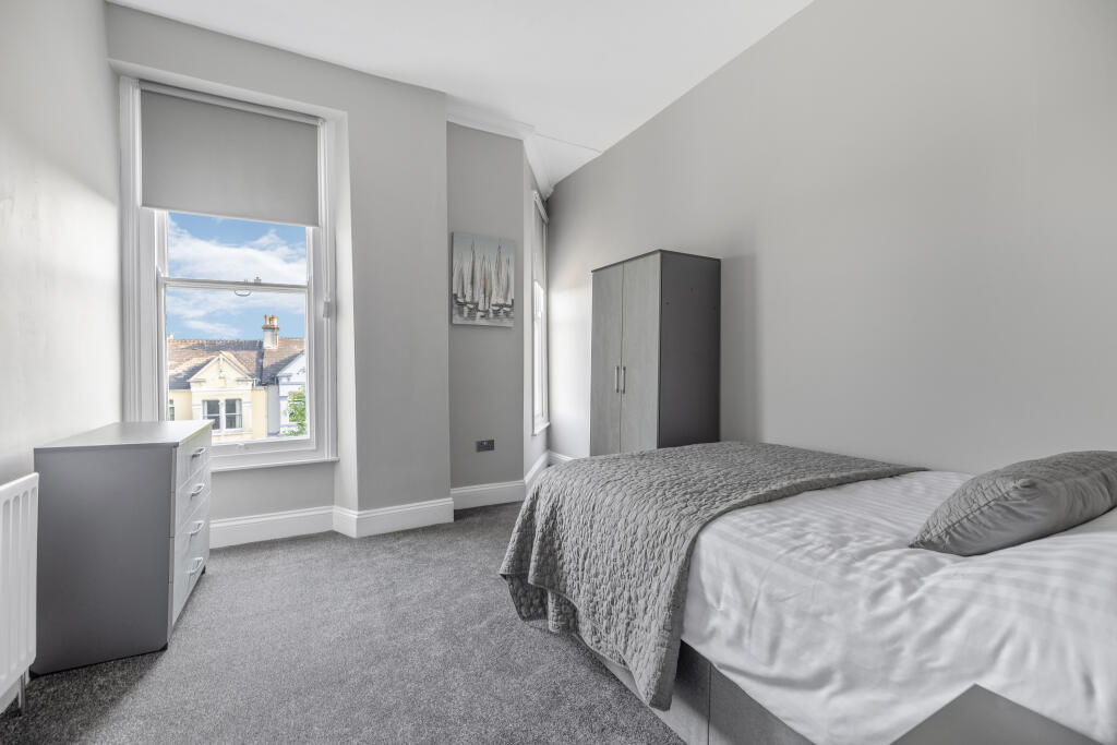 31 Connaught Avenue, Plymouth, Devon, PL4 7BT Image 4