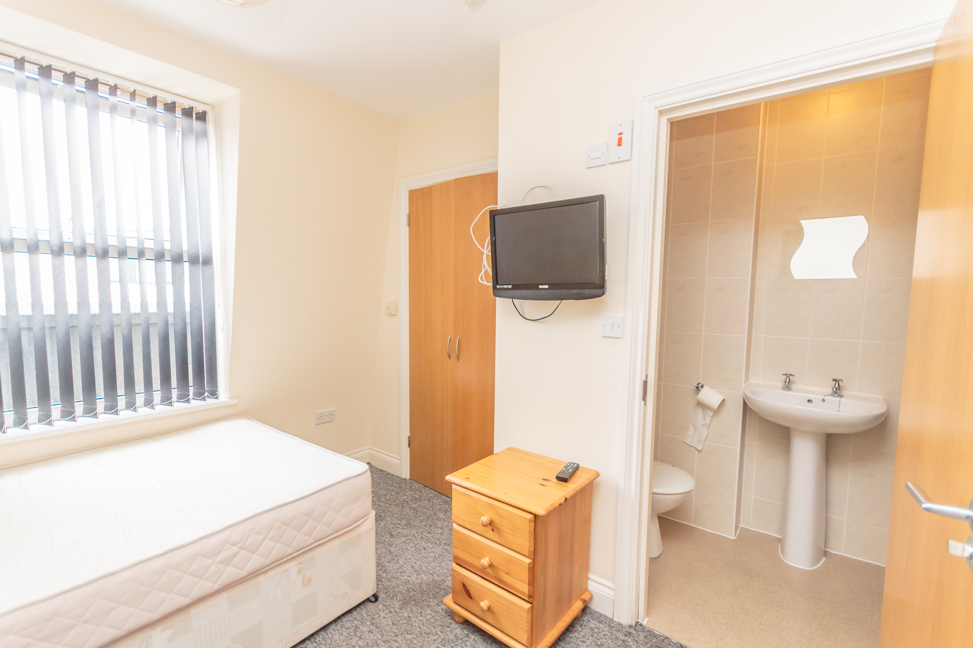 37 Cattedown Studio 13 Image 3