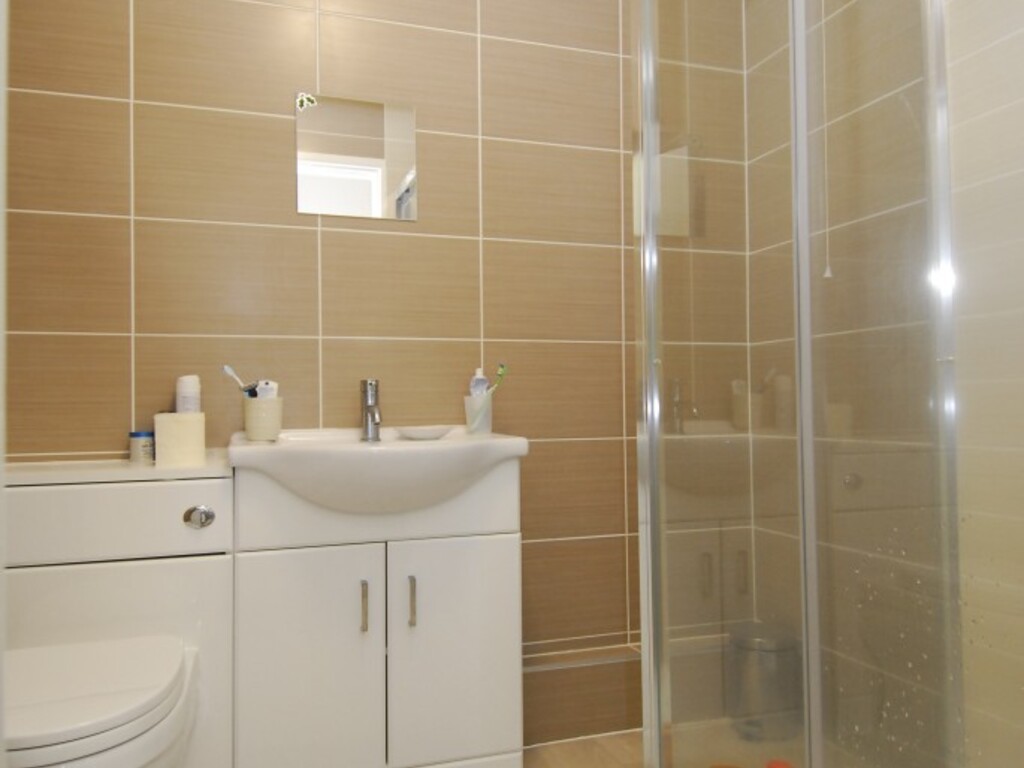 24 Radnor Street, Flat A, Plymouth, Devon, PL4 8DR Image 5