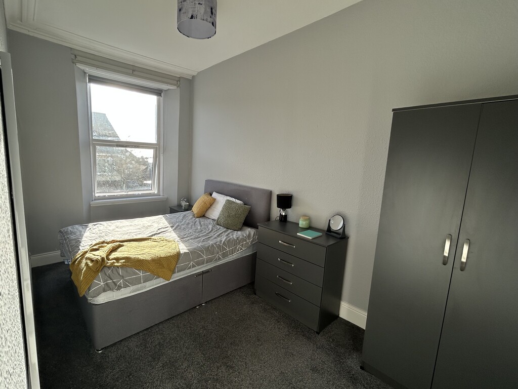 65 Clifton Place, Plymouth, Devon, PL4 8HY Image 1