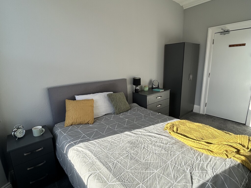 65 Clifton Place, Plymouth, Devon, PL4 8HY Image 7