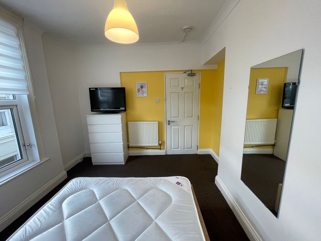 14 Clifton Street, Plymouth, Devon, PL4 8JA Image 4