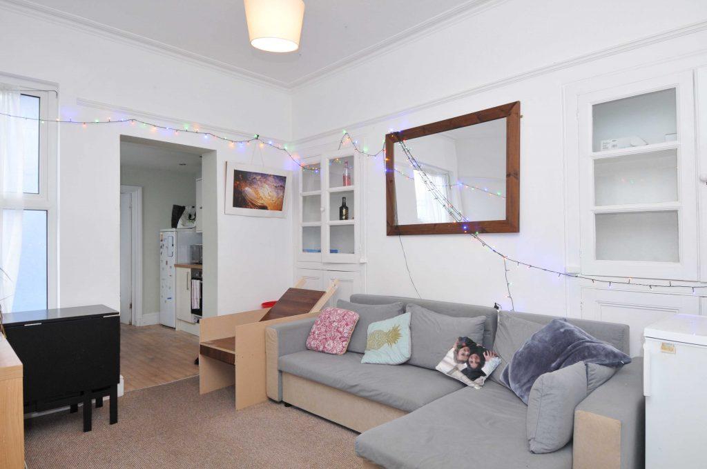 28 Seymour Avenue Image 3