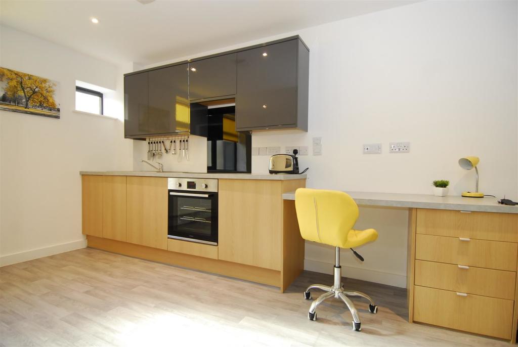 Marvell House Classic Studios, Plymouth, Devon, PL4 9BQ Image 4