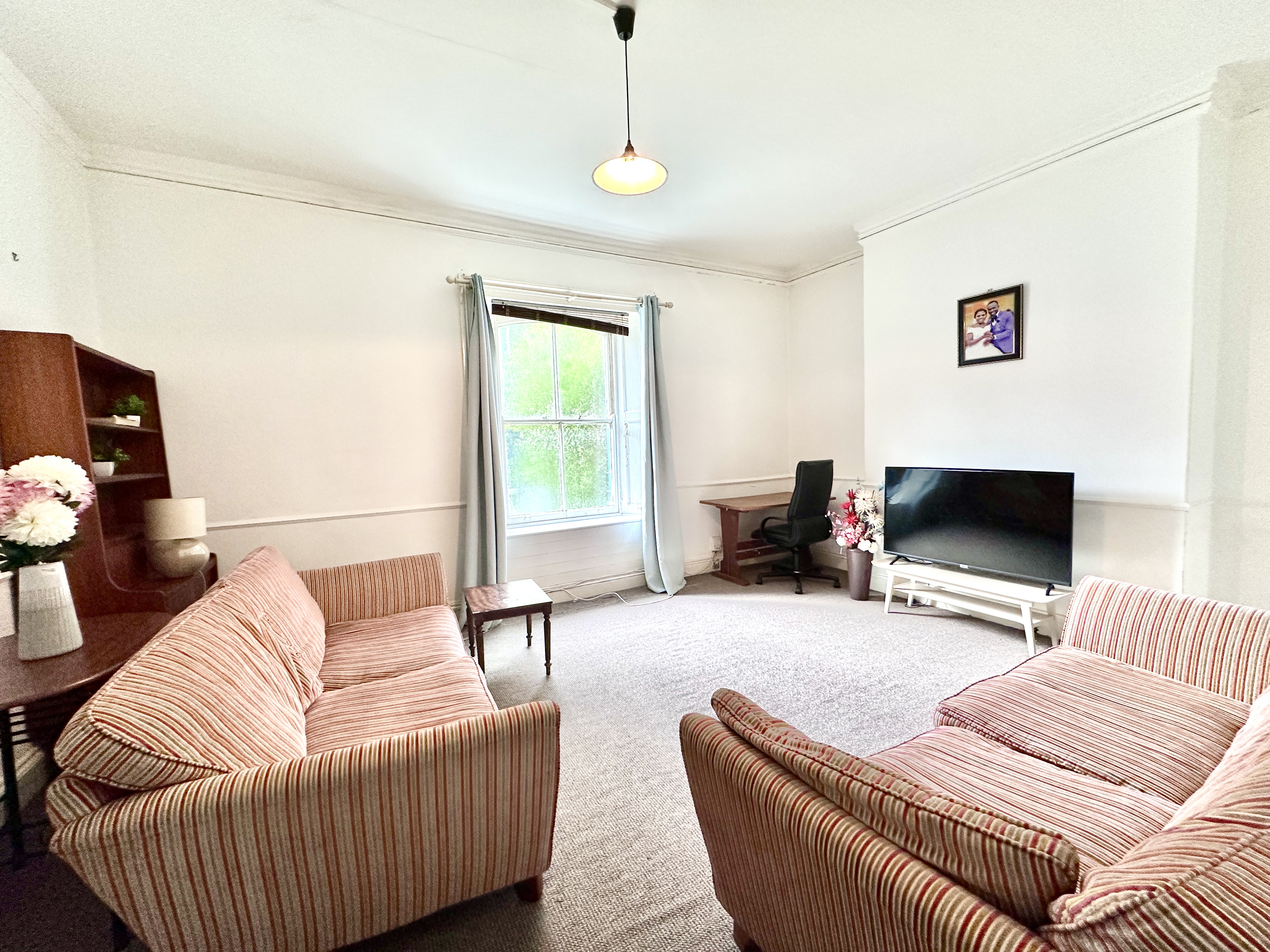 15 North Road East, F1 Image 3