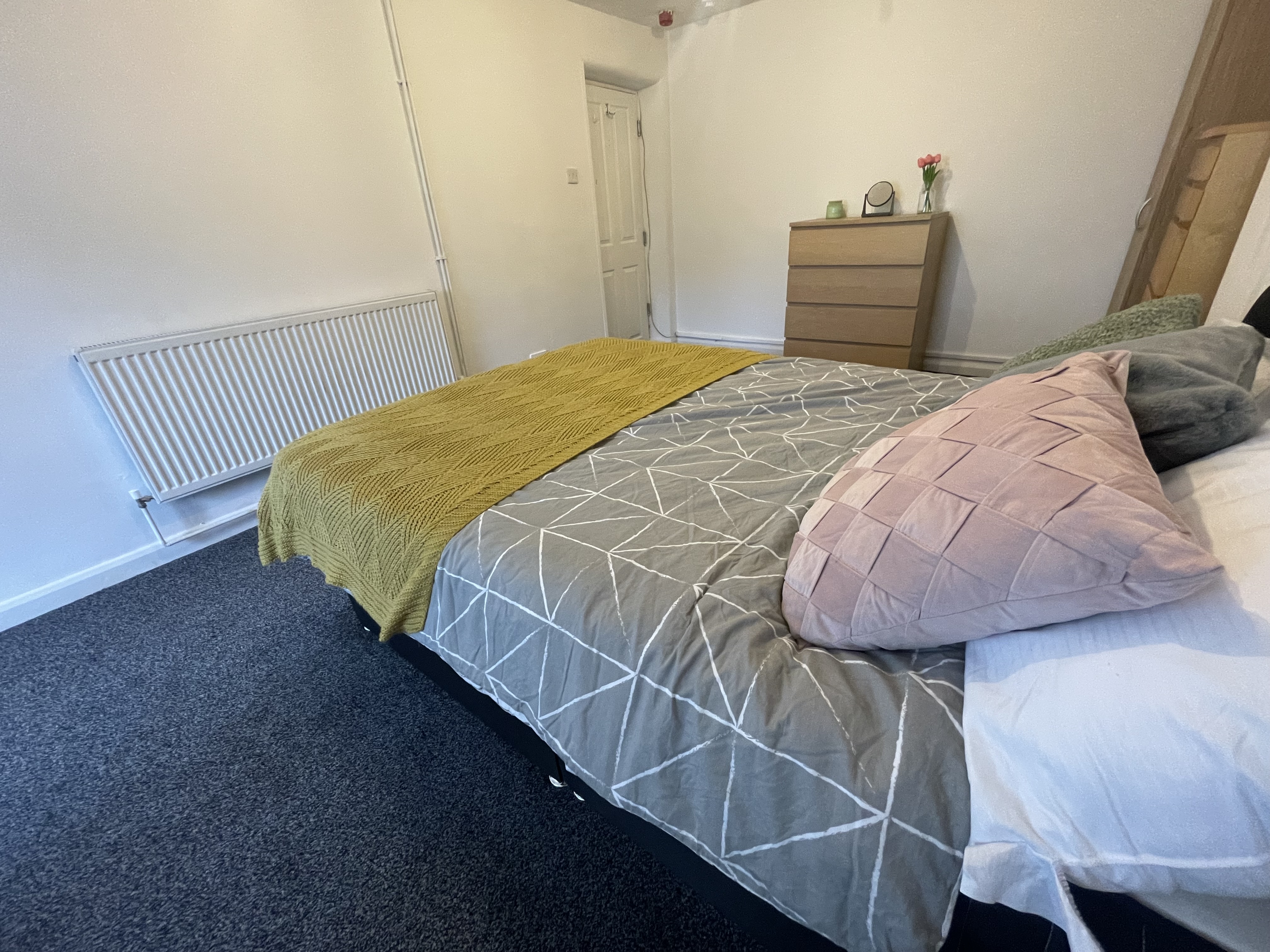 69 Hill Park Crescent Image 3