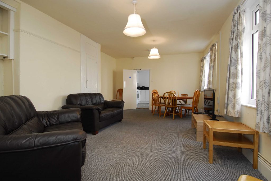37 Beaumont, Plymouth, Devon, PL4 9BJ Image 2