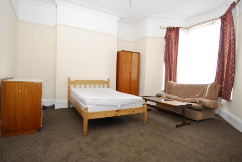 24 Ilbert Street Stonehouse, Plymouth, Devon, PL1 5AA Image 4