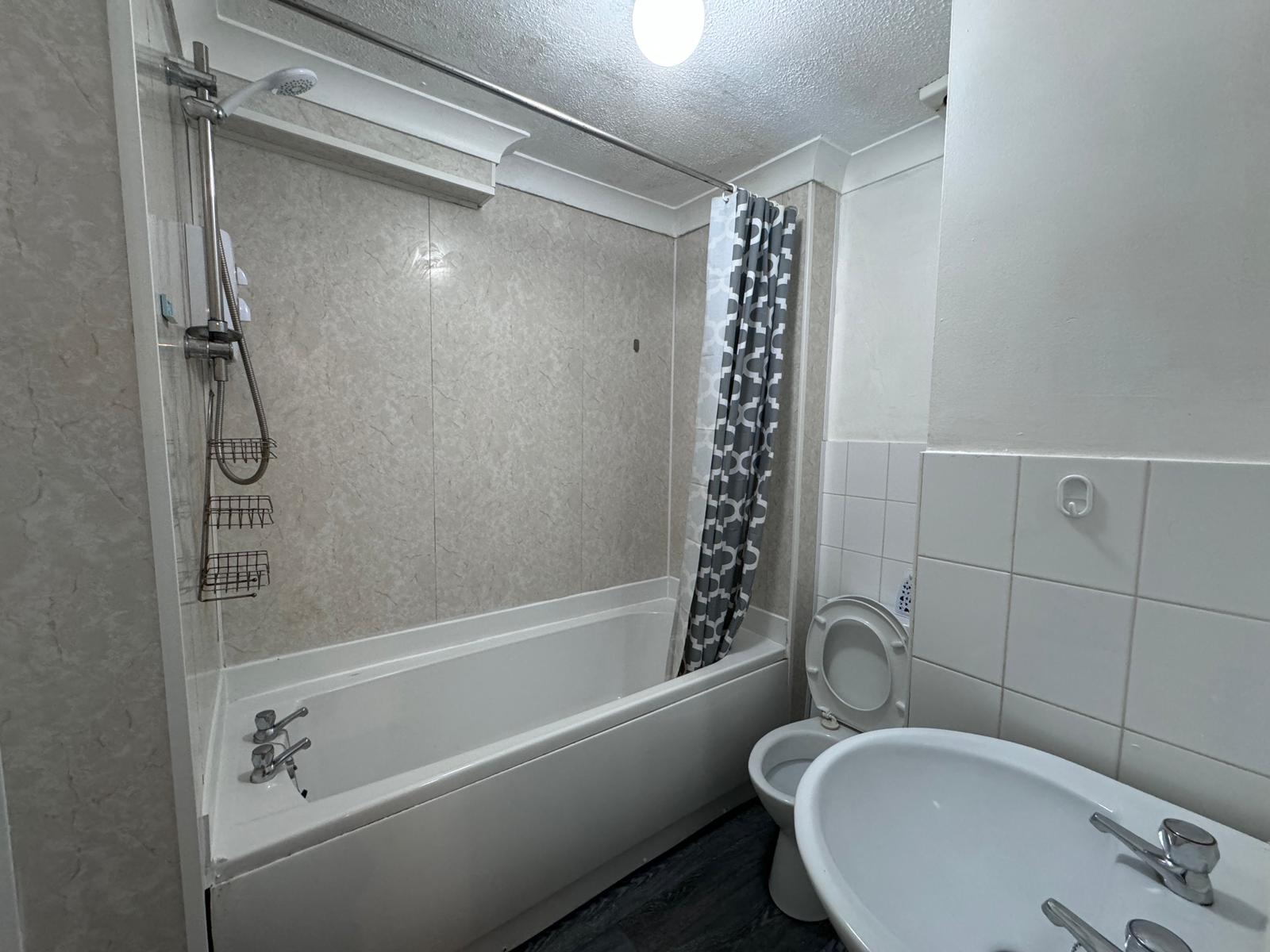 63A Alexandra Road Image 3