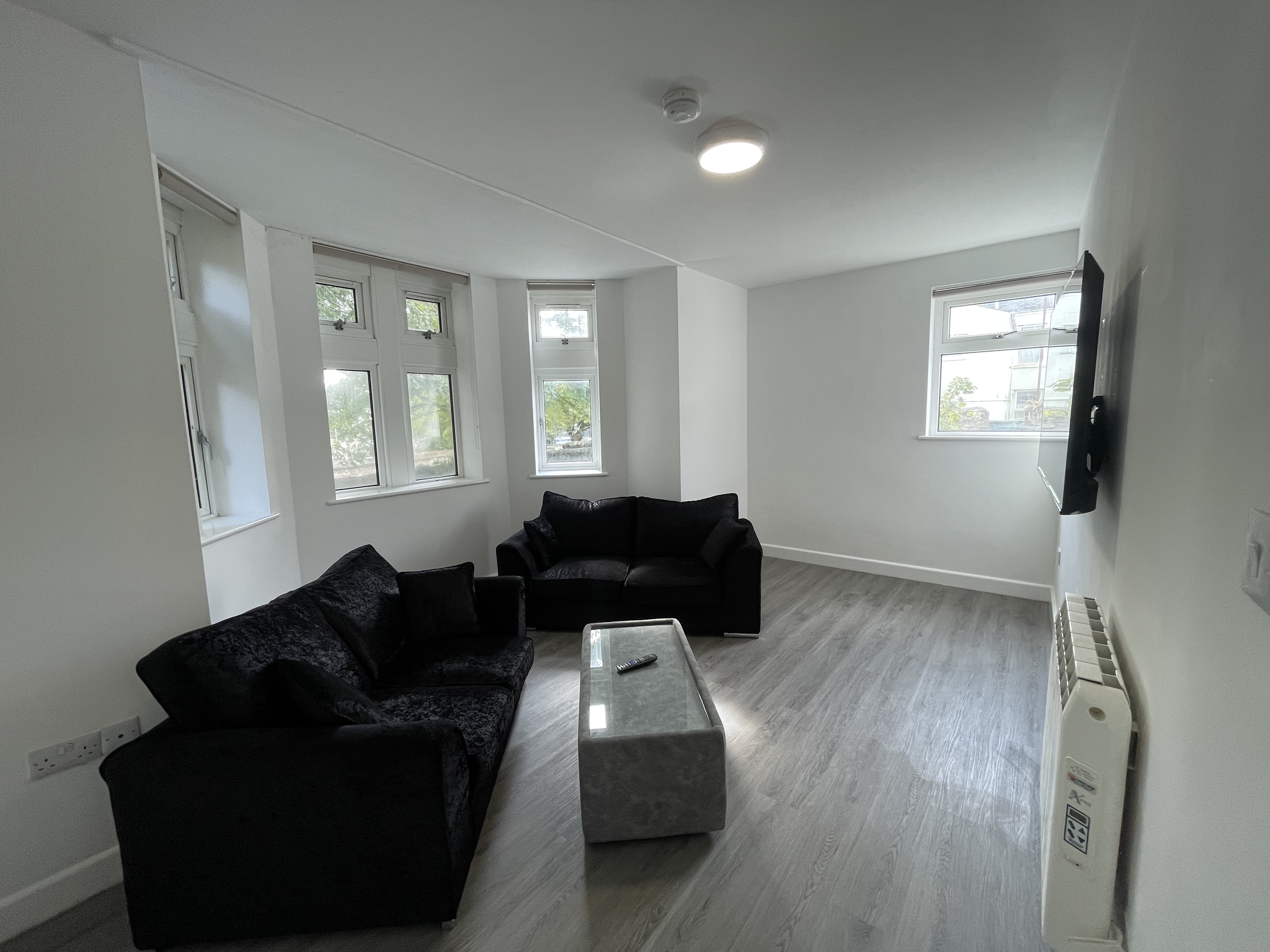 Flat 2 Whitefield House (Price per Room), Plymouth, Devon, PL4 8NH Image 2